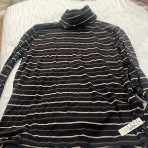 Cute Madewell lightweight mock turtleneck